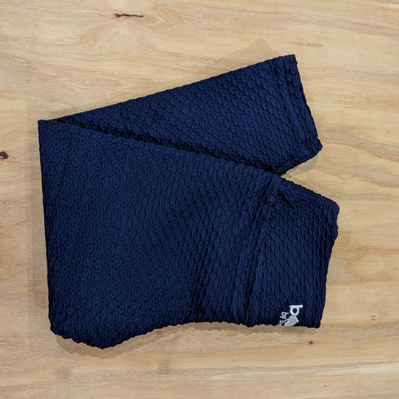 Navy Booty By Brabants Croco Crop - Picture 2 of 5